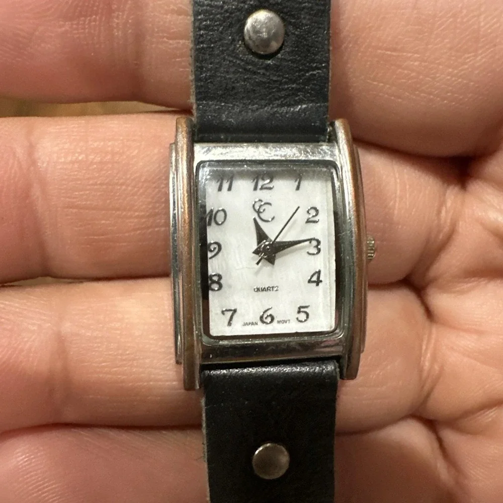 *Working* Cc Japan Movt Watch with extra-long Black Leather band For‎ Women
